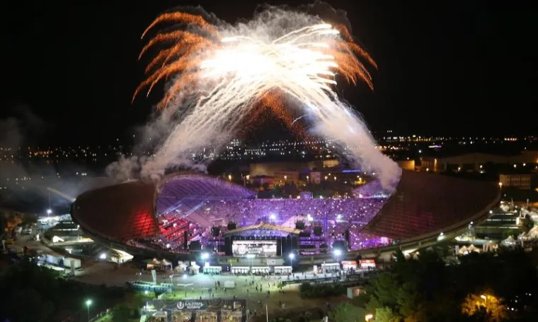 ULTRA ZATVORENA SPEKTAKULARNIM VATROMETOM: Ovako je izgledala zadnja večer velikog partyja u Splitu