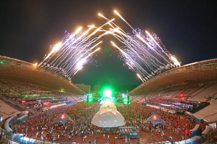 ULTRA ZATVORENA SPEKTAKULARNIM VATROMETOM: Ovako je izgledala zadnja večer velikog partyja u Splitu