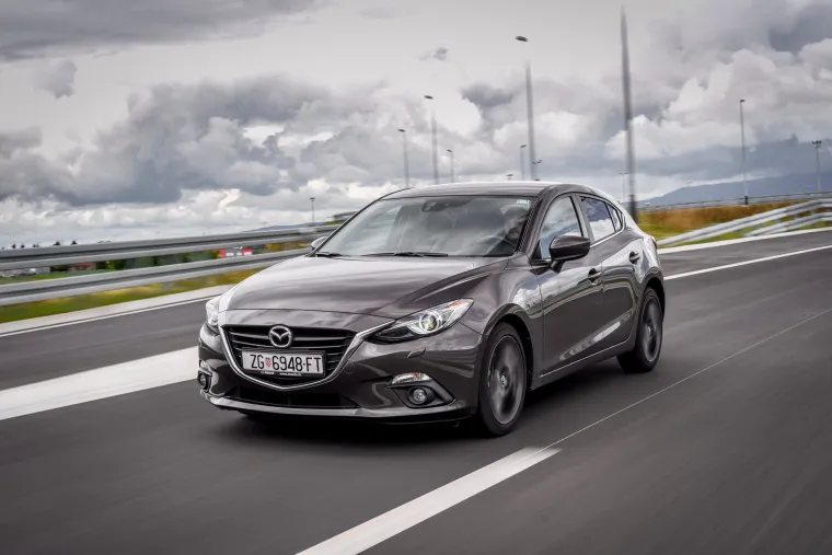 FOTOGRAFIJE NE LAŽU: Mazda 3 je drukčija, temperamentnog izgleda i atraktivnog dizajna