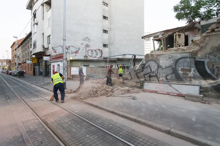 Pad skele u Tratinskoj