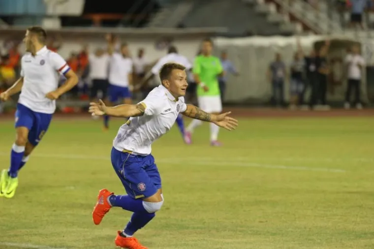 OSJETITE DAŠAK ATMOSFERE S POLJUDA: Ovako je izgledala Hajdukova bitka s Rumunjima