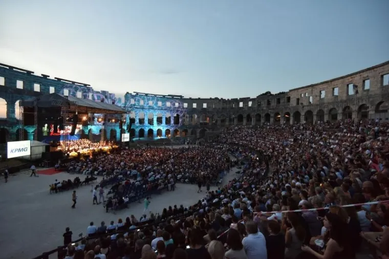 'A LIFE IN MUSIC': Jose Carreras odu&scaron;evio Pulu i njezine goste