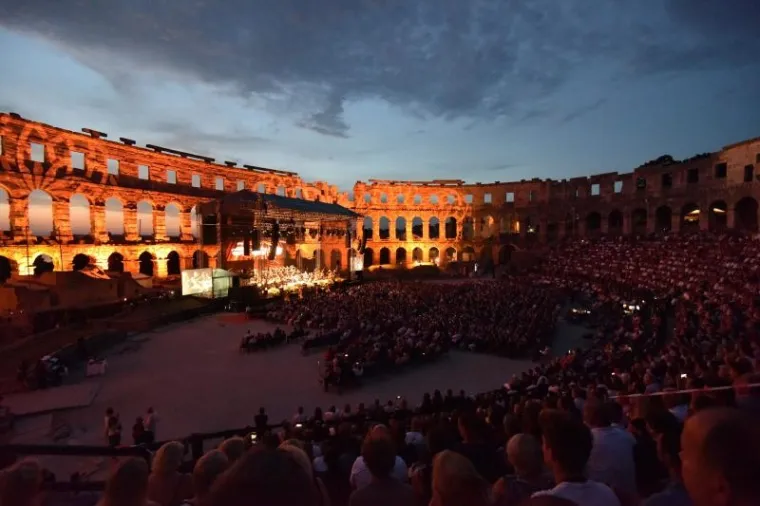 'A LIFE IN MUSIC': Jose Carreras odu&scaron;evio Pulu i njezine goste