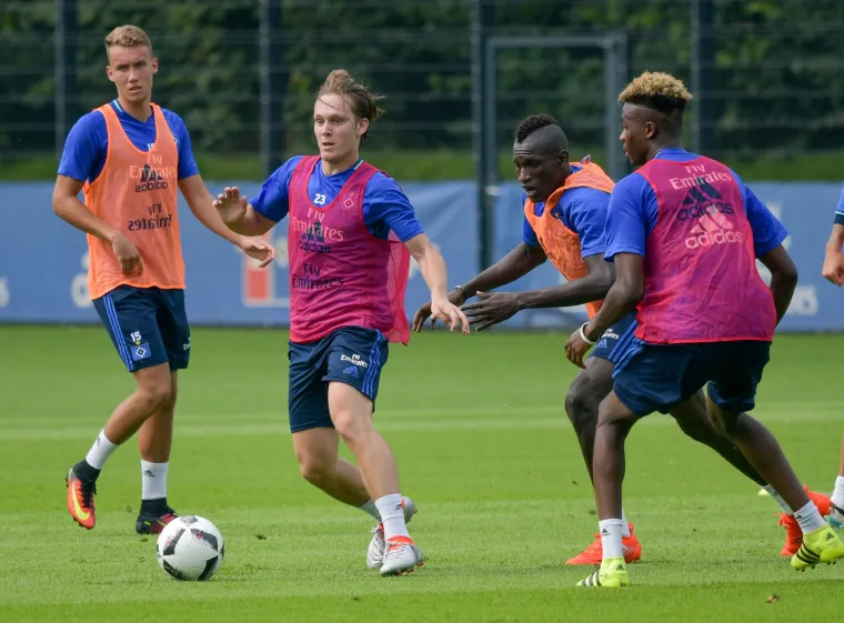 Halilović isprobao novi travnjak: odradio trening, upoznaje se sa suigračima u HSV-u