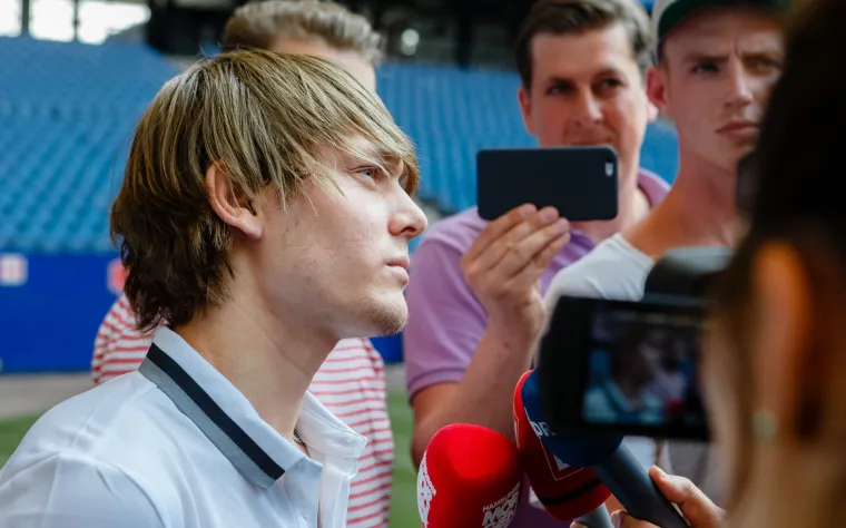 Halilović isprobao novi travnjak: odradio trening, upoznaje se sa suigračima u HSV-u