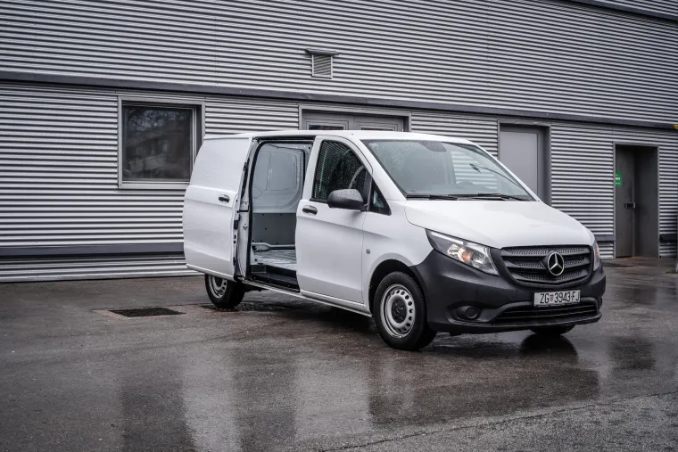 Tovarni prostor od 6000 litara i nosivost od 1255kg i vi&scaron;e su nego dovoljni za vozilo ovih dimenzija