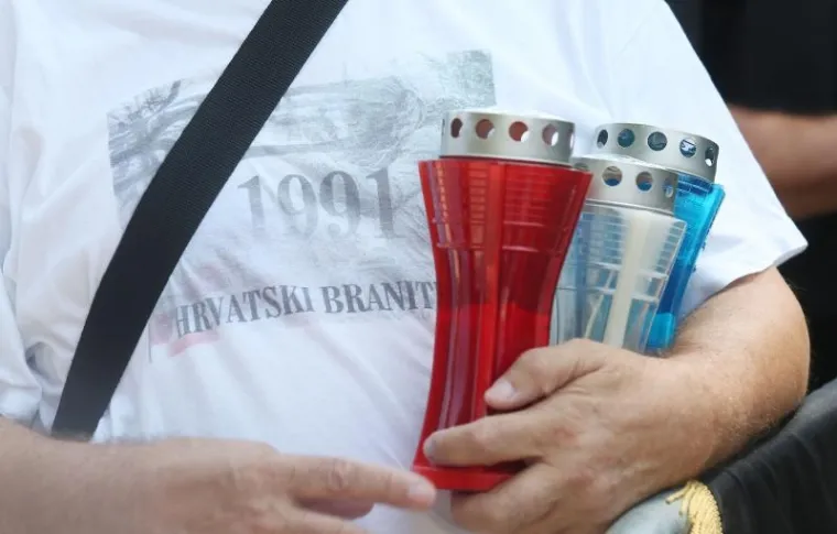 OBILJEŽAVANJE DANA ANTIFAŠISTIČKOG USTANKA: Prosvjednici ometali proslavu u Srbu