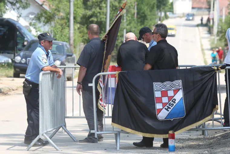 Srb: 75. obljetnica antifa&scaron;ističkog ustanka uz prosvjedni skup A-HSP