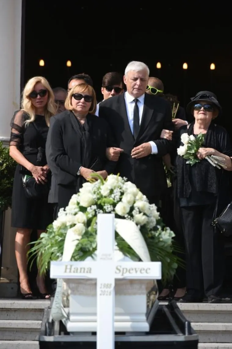 Posljednji ispraćaj Filipa i Hane Spevec