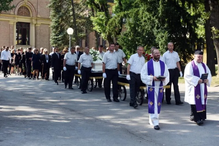 Posljednji ispraćaj Filipa i Hane Spevec