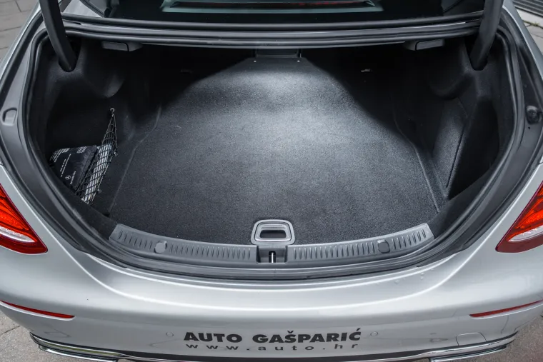 MERCEDES E 220d AVANTGARDE: Trenutačno jednostavno najbolji u klasi&hellip;