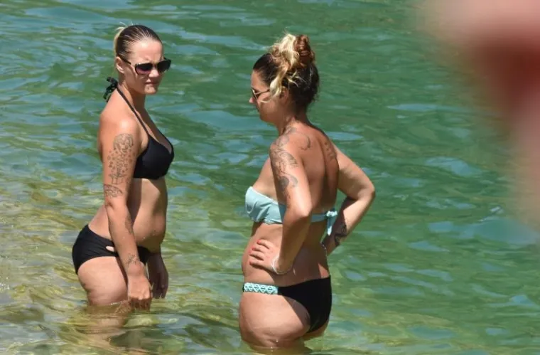 RAJ NA ZEMLJI: Atraktivne djevojke potražile spas od vrućina ispod slapova Krke