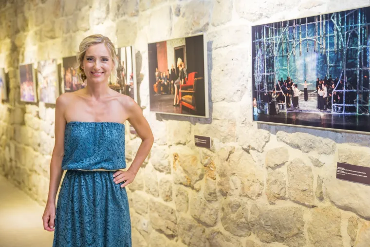 Ljubav cvate: lijepa Nata&scaron;a Janjić prvi put snimljena u javnosti s novim dečkom