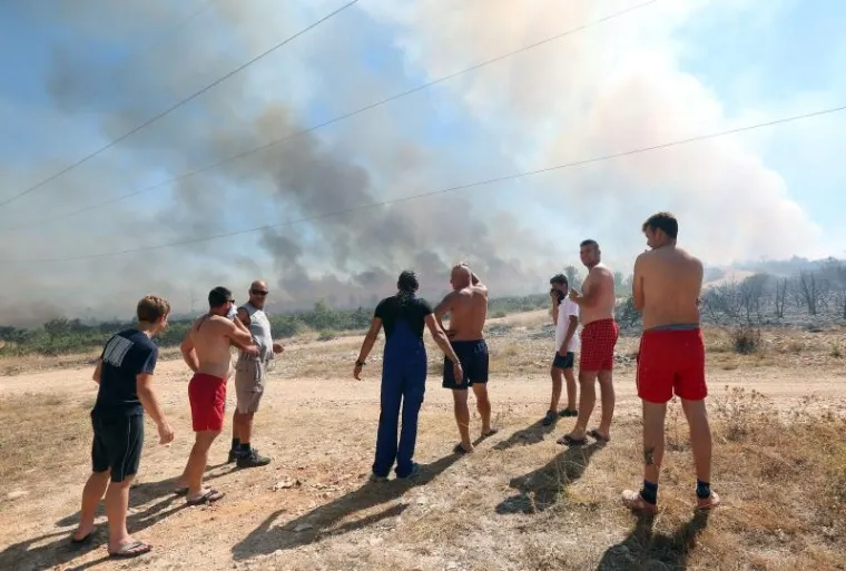 Veliki požari haraju Dalmacijom