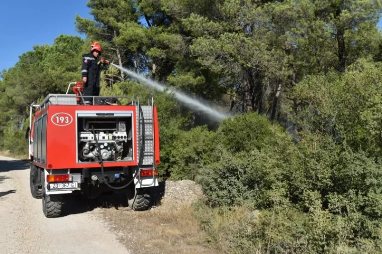 Veliki požari haraju Dalmacijom