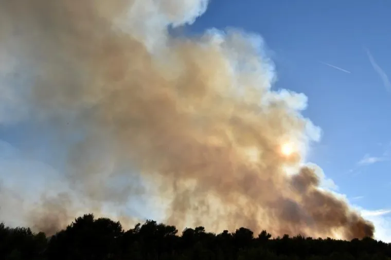Veliki požari haraju Dalmacijom