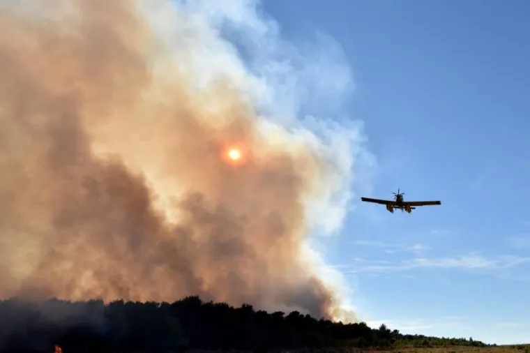 Veliki požari haraju Dalmacijom