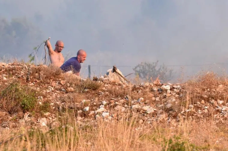 Veliki požari haraju Dalmacijom