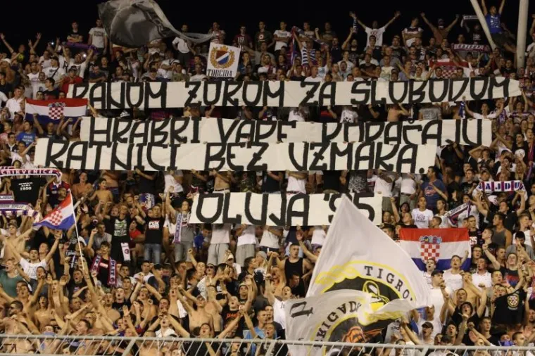 Transparent povodom 21. godisnjice VRO Oluja