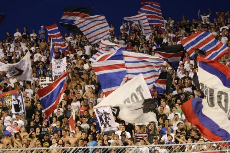 'RANOM ZOROM ZA SLOBODOM...' Torcida se prisjetila Oluje, ovo je njihova poruka za 21. obljetnicu