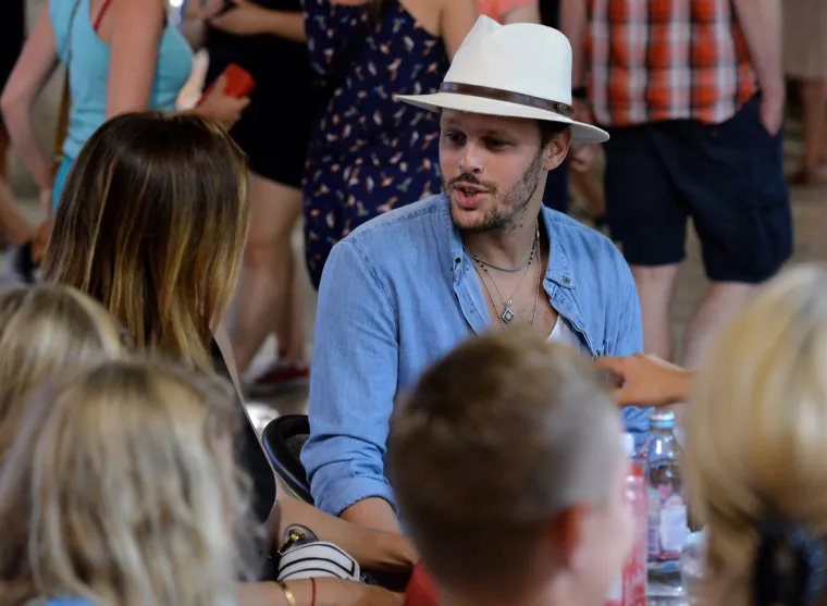 Sretna mala obitelj: Severina, Igor i Aleksandar zagrljeni pro&scaron;etali Stradunom