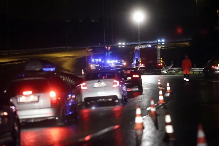 DVOJE MRTVIH U ZAGREBU: Teška nesreća na Jankomiru, automobilom se zabili u stup
