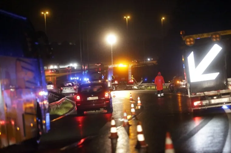 DVOJE MRTVIH U ZAGREBU: Teška nesreća na Jankomiru, automobilom se zabili u stup