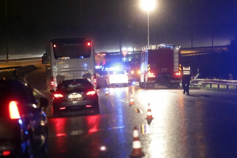 DVOJE MRTVIH U ZAGREBU: Teška nesreća na Jankomiru, automobilom se zabili u stup