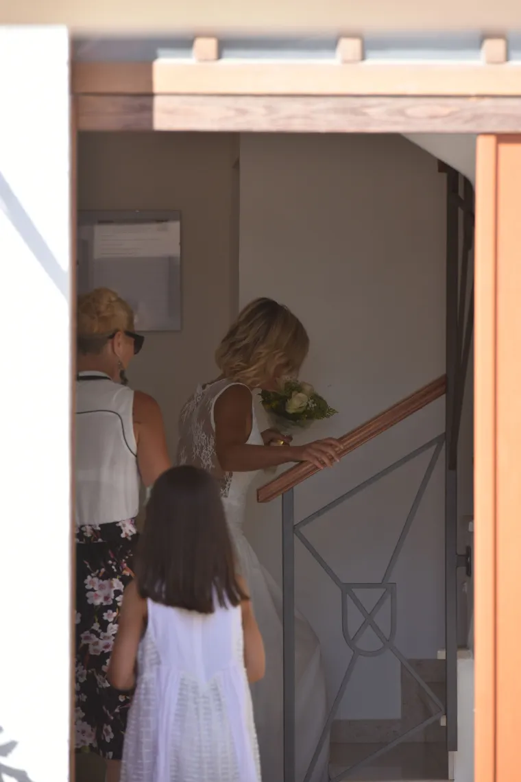 Vjenčanje u Novigradu: Marijana i Nemeš izgovorili sudbonosno 'da' pa se  razdvojili kako bi izbjegli fotografe