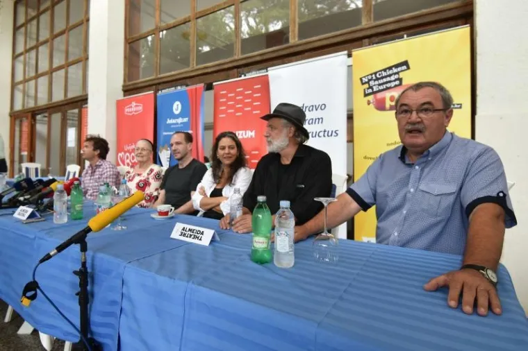 GLUMAČKE IKONE NA BRIJUNIMA: Rade Šerbedžija ugostio Ralpha Fiennesa i Vanessu Redgrave