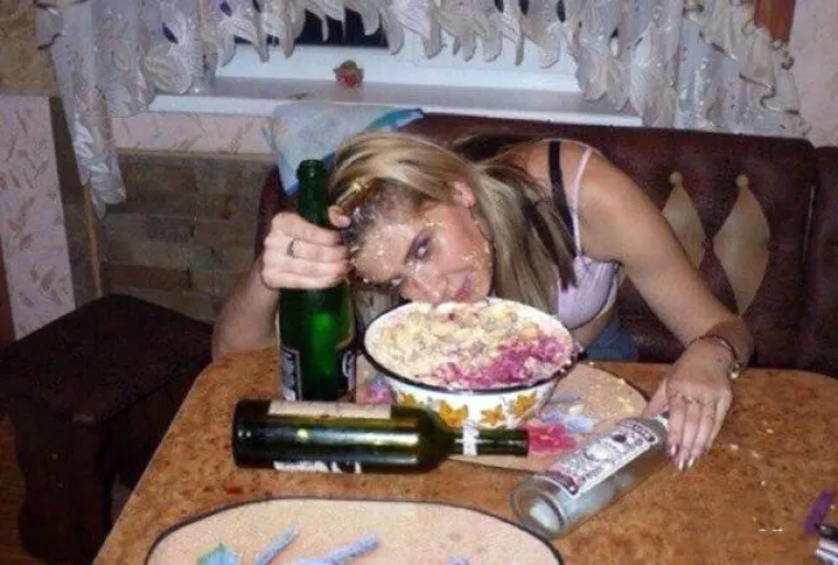 AKO STE ODUVIJEK MA&Scaron;TALI O JEDNOJ RUSKINJI... Evo kakva je ponuda na njihovim dru&scaron;tvenim mrežama