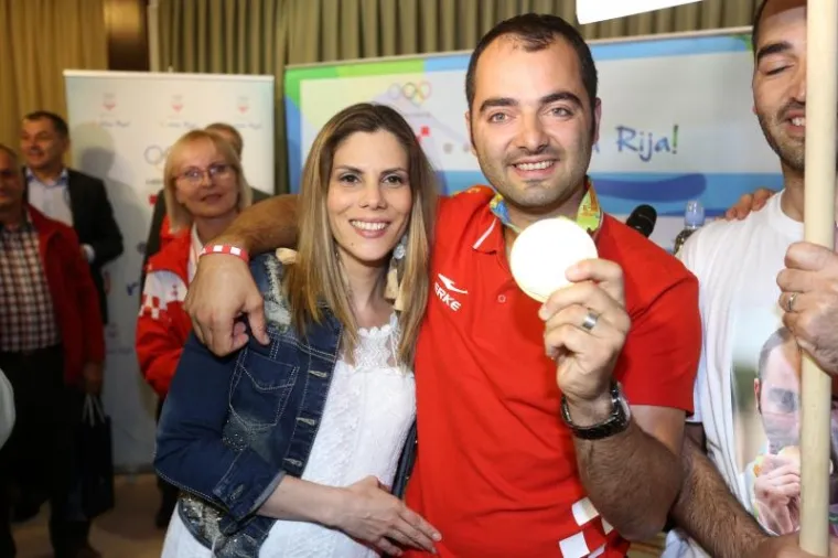 PLESOM SE ORILA PJESMA: Pogledajte kako je dočekan osvajač prve hrvatske medalje u Riju