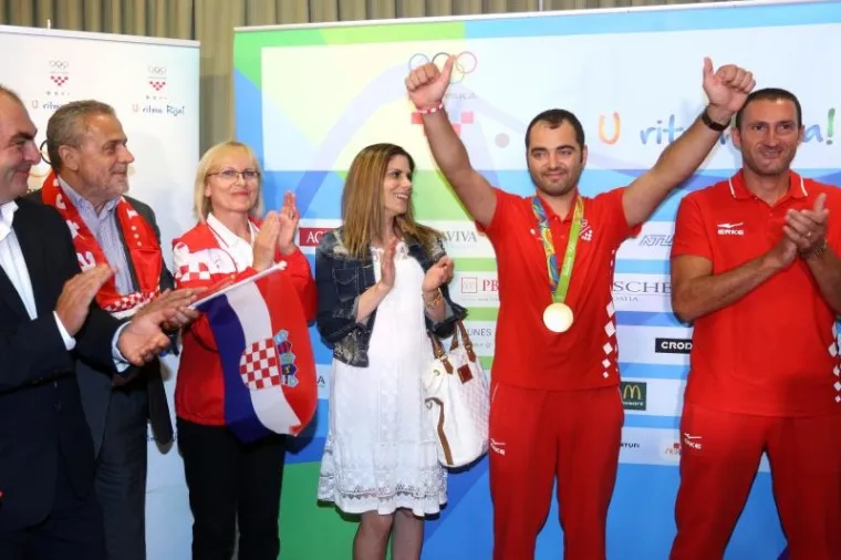 PLESOM SE ORILA PJESMA: Pogledajte kako je dočekan osvajač prve hrvatske medalje u Riju