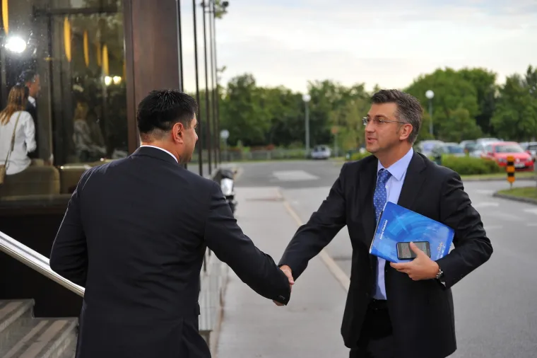 SUČELJAVANJE U FOTOGRAFIJAMA: Pogledajte kako je izgledala debata &scaron;efova SDP-a i HDZ-a