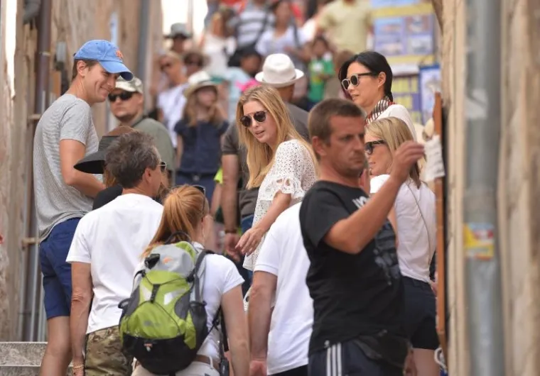 KĆI DONALDA TRUMPA U DUBROVNIKU: Lijepa Ivanka s mužem &scaron;etala gradom i obavila neuobičajeni &scaron;oping