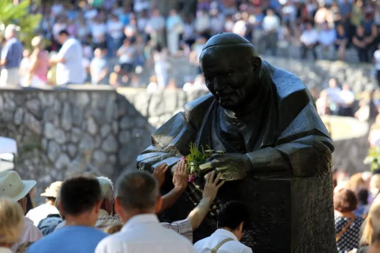 RIJEKE LJUDI NA MARIJANSKIM SVETIŠTIMA: Pogledajte kako su građani obilježili blagdan Velike Gospe