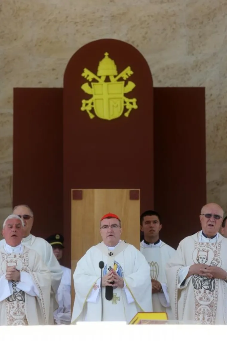 Ondje je misno slavlje prevodio kardinal Josip Bozanić.