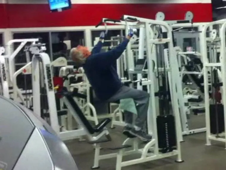 BILDERI ILI SAMOUBOJICE? Neki ljudi kao da se trude slomiti kralježnicu