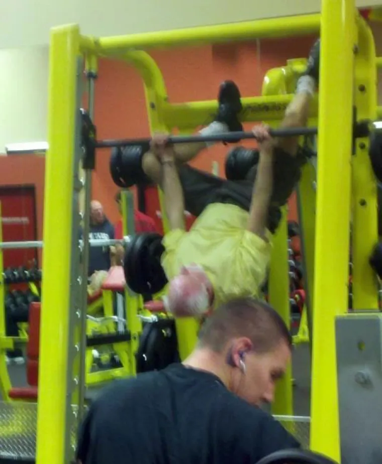 BILDERI ILI SAMOUBOJICE? Neki ljudi kao da se trude slomiti kralježnicu