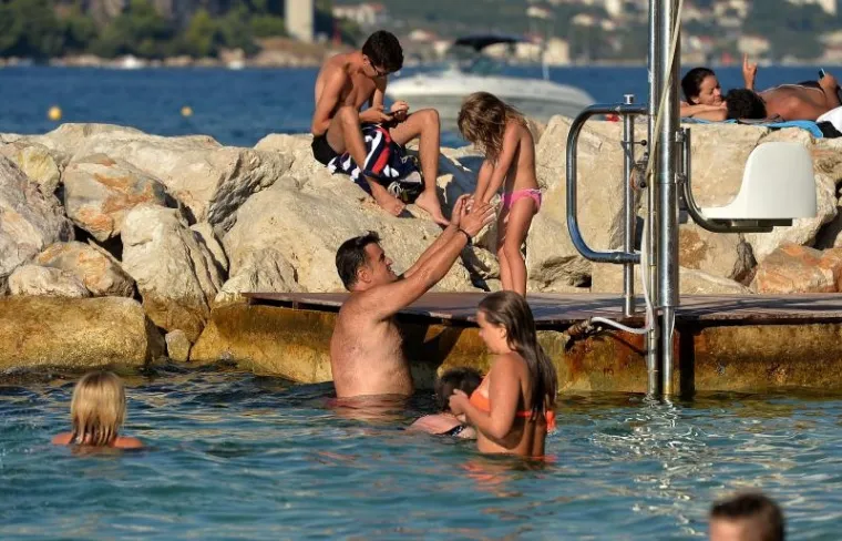 KUPAČI STREPILI, ALI... Poznati reporter nije bio na zadatku, samo je odmarao s obitelji u svom Dubrovniku