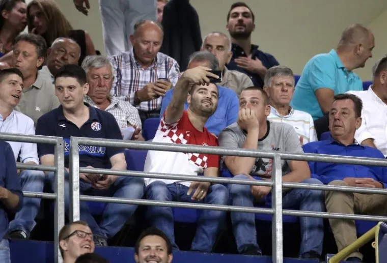 TRIBINE SU SE TRESLE: Ovako je to izgledalo u utorak navečer na Maksimiru