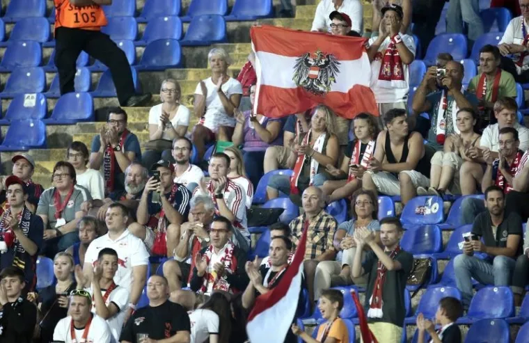 TRIBINE SU SE TRESLE: Ovako je to izgledalo u utorak navečer na Maksimiru