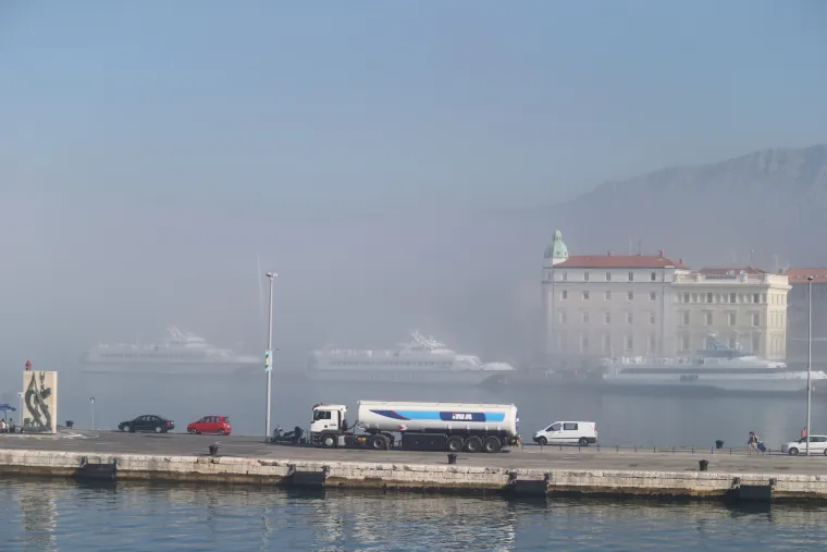 Gusta magla u Splitu