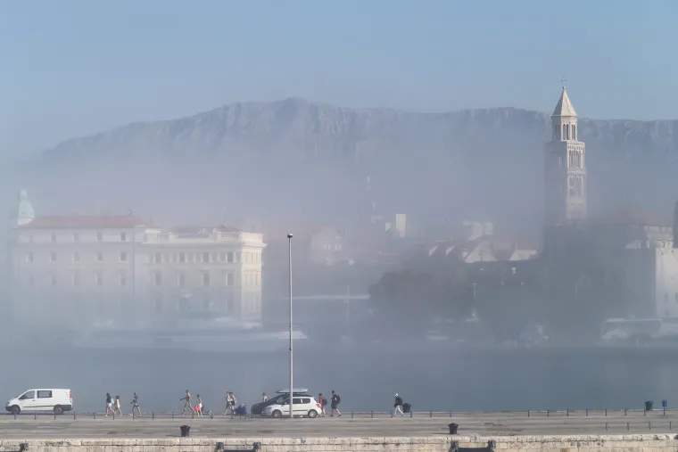 Gusta magla u Splitu