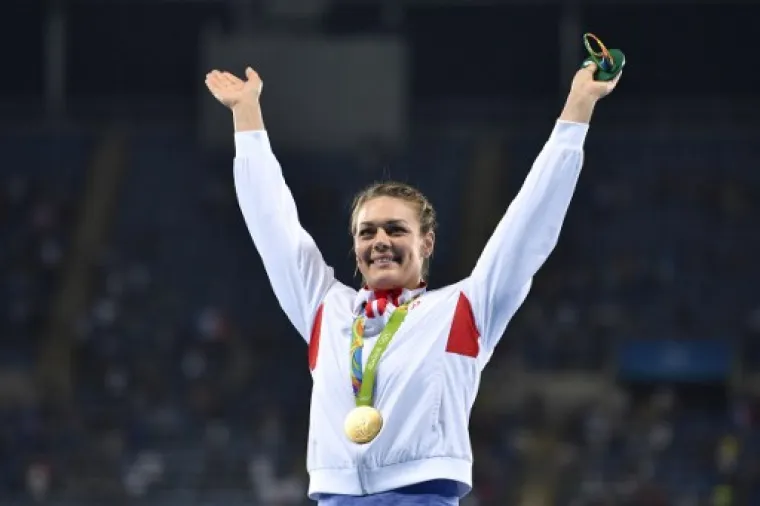 LIJEPA NA&Scaron;A PO TREĆI PUT U RIJU: Zlatna Sandra Perković primila pobjedničku medalju