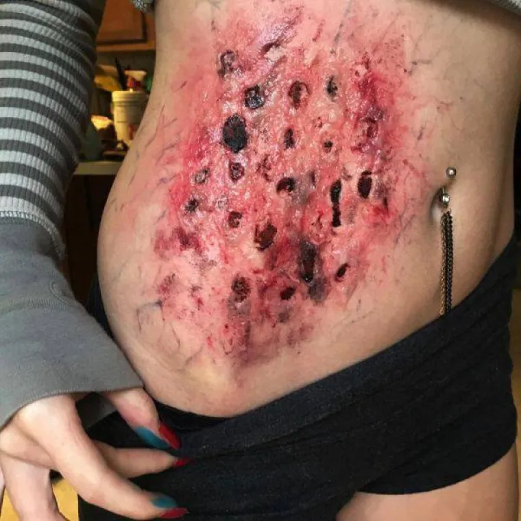 BOLESNO! Cura radi tako savr&scaron;ene i uvjerljive maske da će vam se zgaditi život!