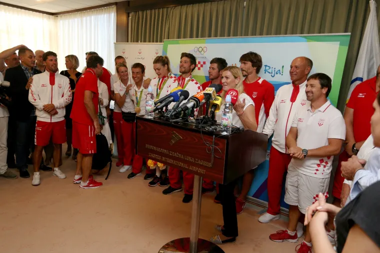 Naši olimpijci stigli u Hrvatsku: doček jedriličara i Sandre Perković na Plesu