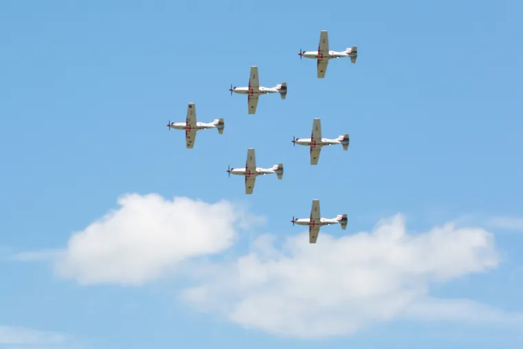 Letački spektakl na nebu: brojni posjetitelji uživali u Air Showu u Sinju