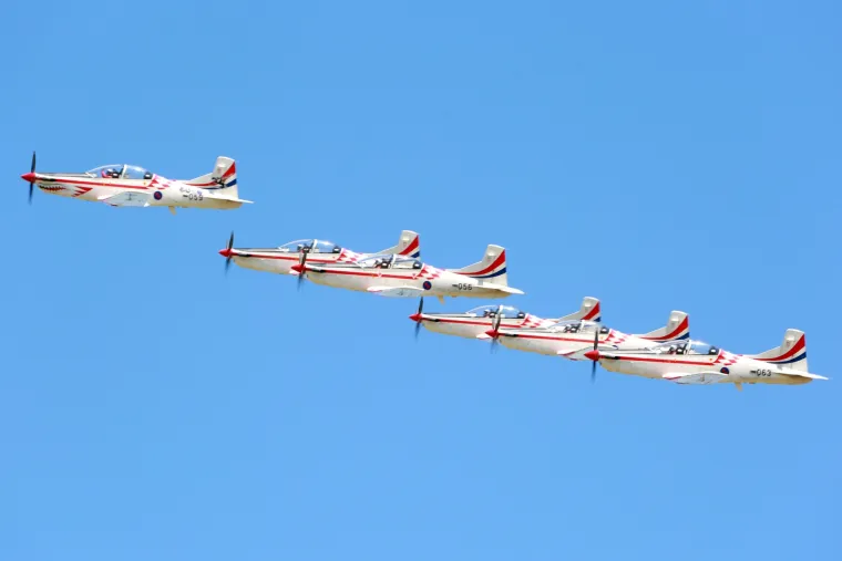 Letački spektakl na nebu: brojni posjetitelji uživali u Air Showu u Sinju