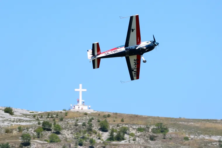 Letački spektakl na nebu: brojni posjetitelji uživali u Air Showu u Sinju